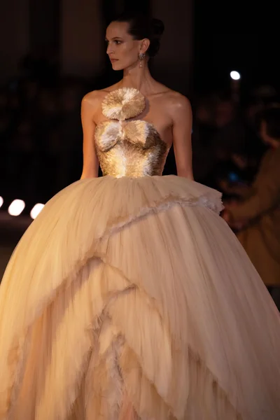 Look 18